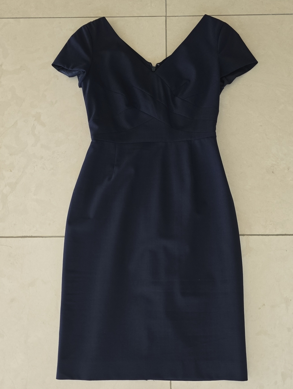 Banana Republic Navy V-Neck Short-sleeved Sheath Dress Size 0
